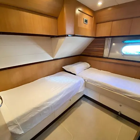 Botel Yacht Cantieri Sarnico 60 Feet Cannigione